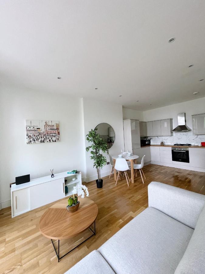Apartamento Luxuriously Flat In Streatham Londres Exterior foto